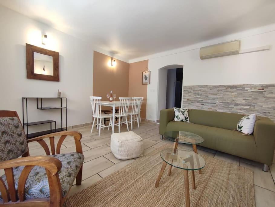Maison De Village Châteauneuf-du-Pape Esterno foto